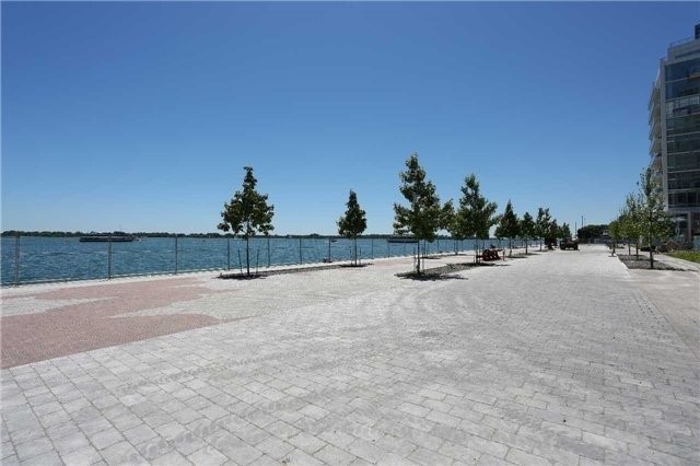 29 Queens Quay E #616