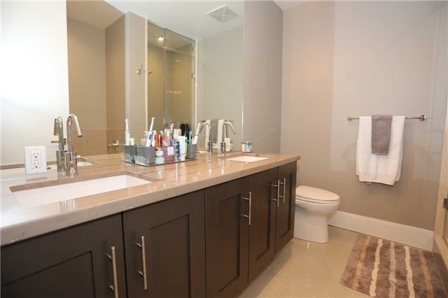 29 Queens Quay E #616
