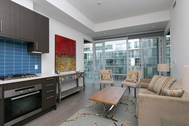 29 Queens Quay E #918