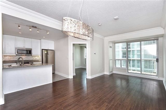 88 Palace Pier Crt, #906