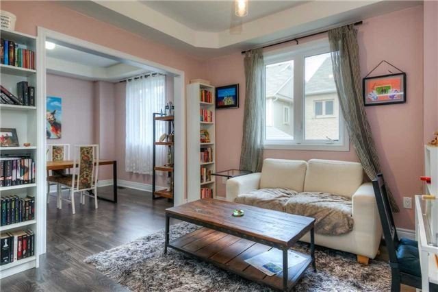 1089 Upper Thames Dr