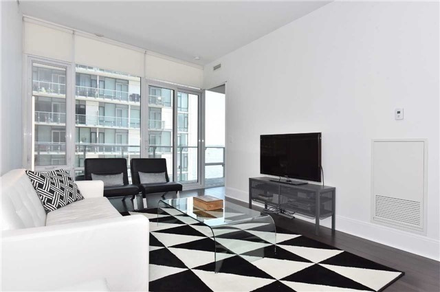 29 Queens Quay E #616