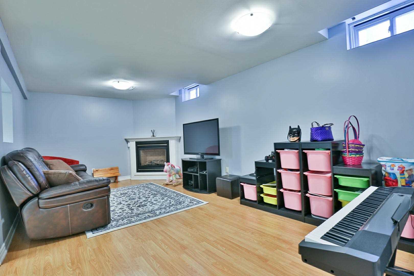 87 Autumn Way