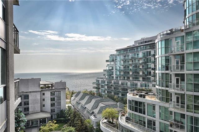 88 Palace Pier Crt, #906