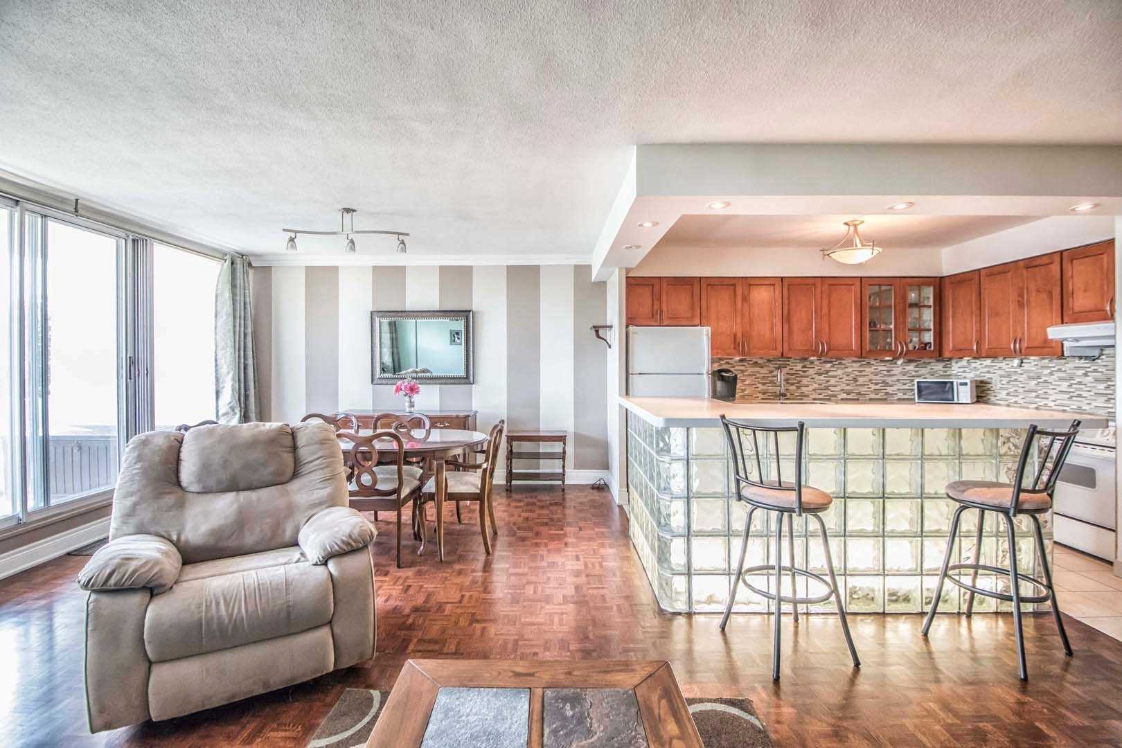 Listing W4546392 - Large Photo # 5