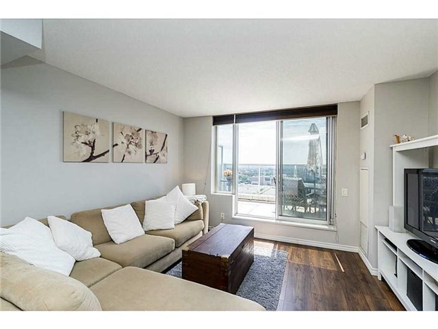 1040 The Queensway #917