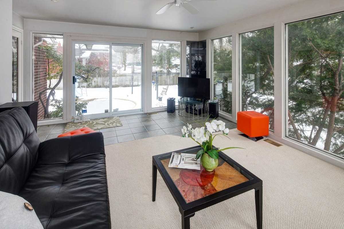 675 Scenic Dr