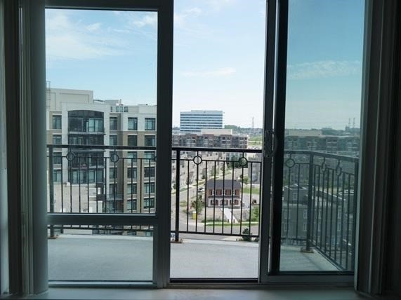 151 Upper Duke Cres, #1001