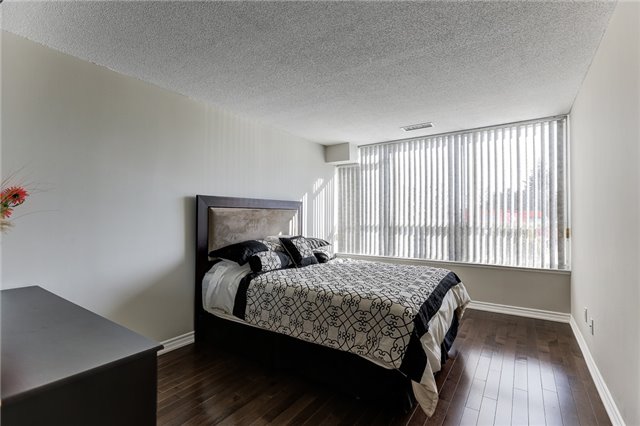 Listing W4047794 - Large Photo # 12