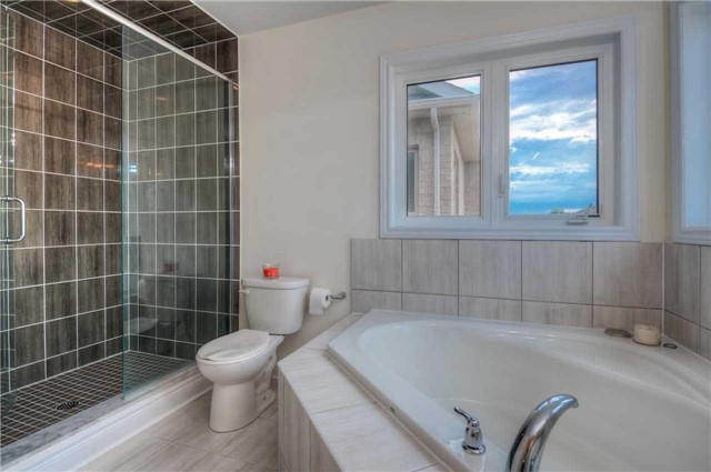 1089 Upper Thames Dr