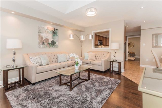 61 Four Seasons Cres