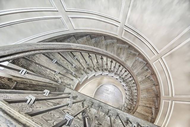 107 Queen Filomena Ave