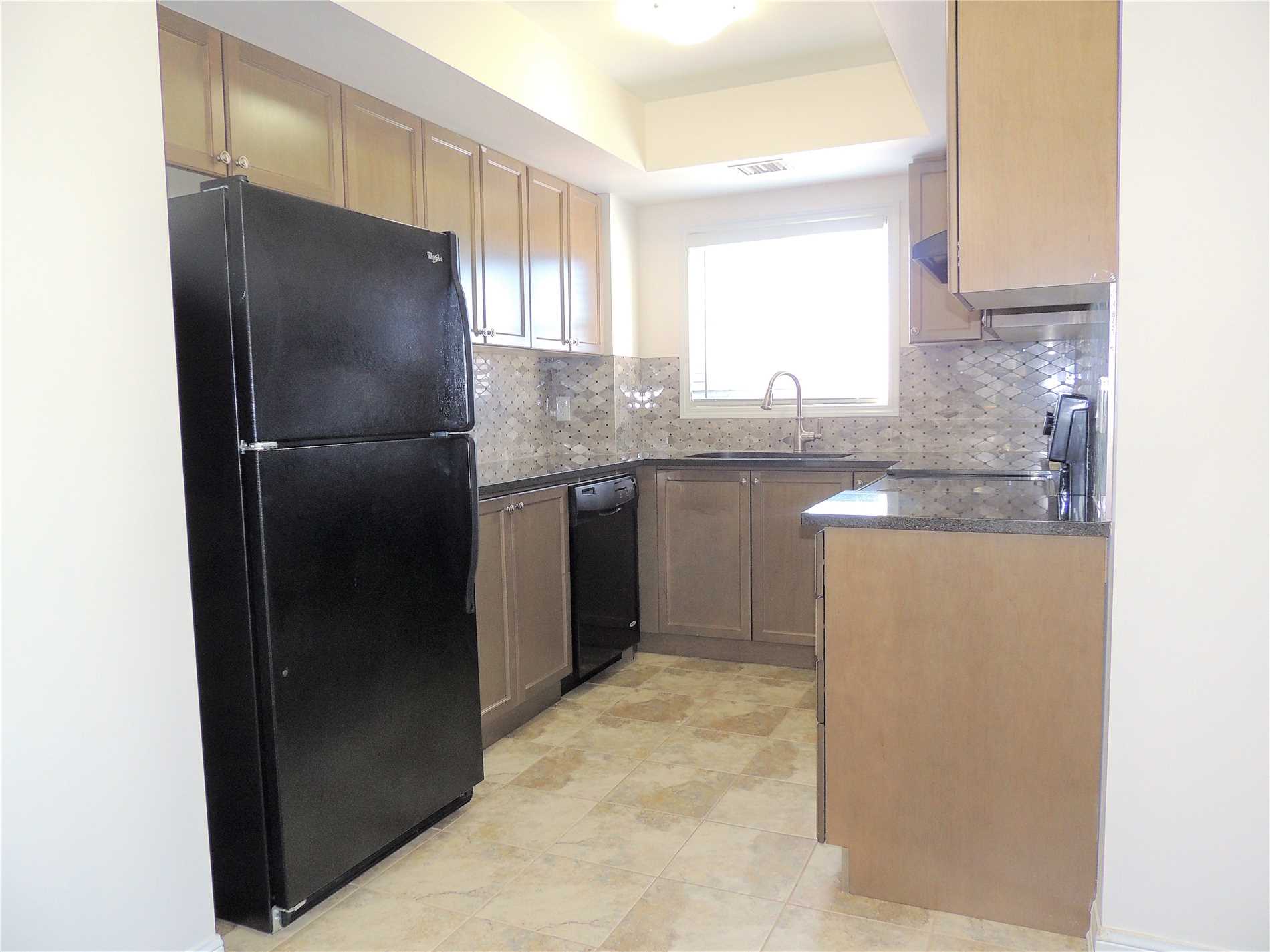 60 Baycliffe Cres, #303