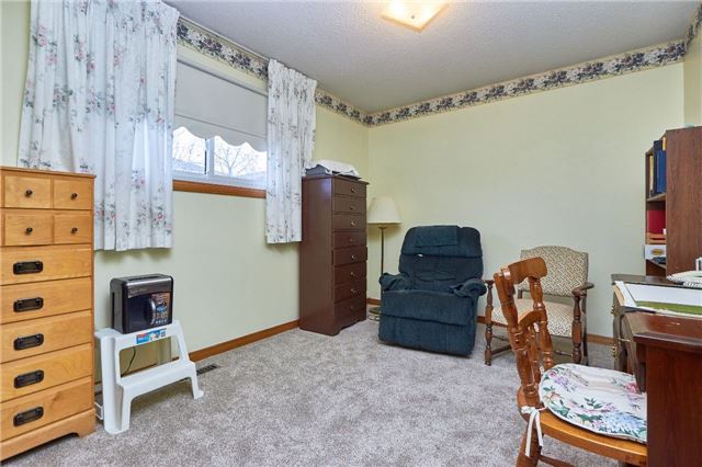 944 William Booth Cres