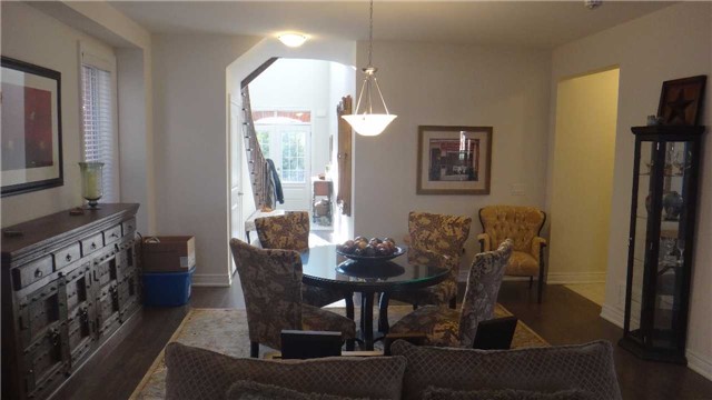 11 Robert Wilson Cres