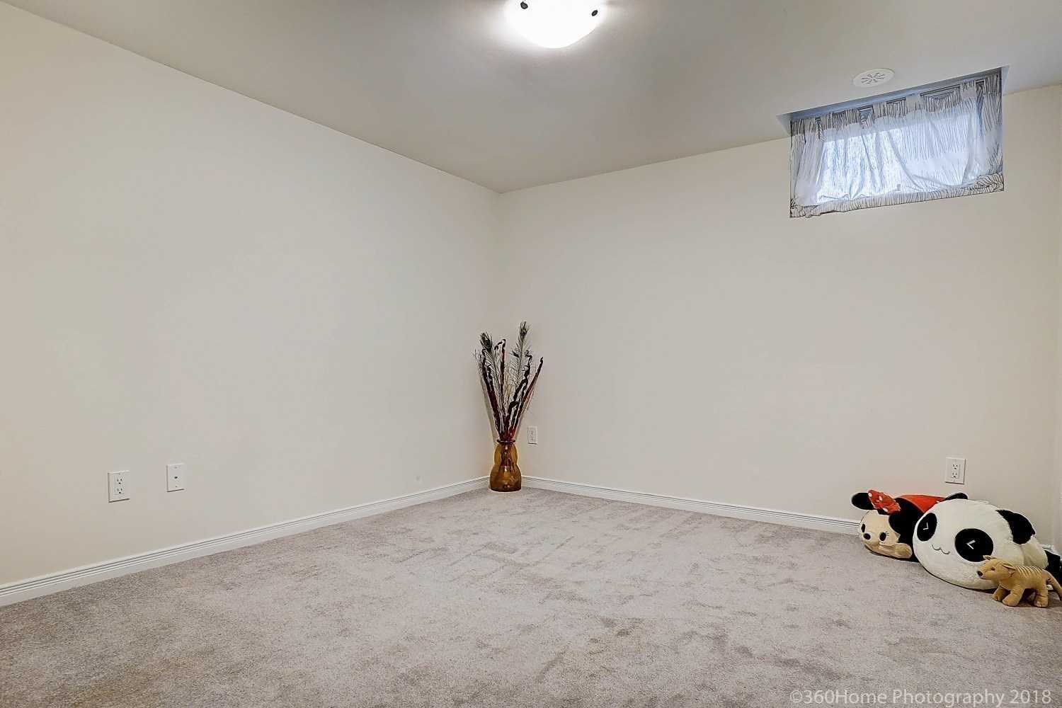 11 Applewood Lane, #112