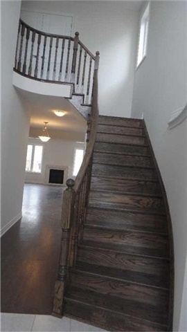 11 Robert Wilson Cres