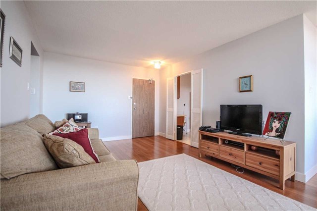 Listing C4057858 - Large Photo # 3