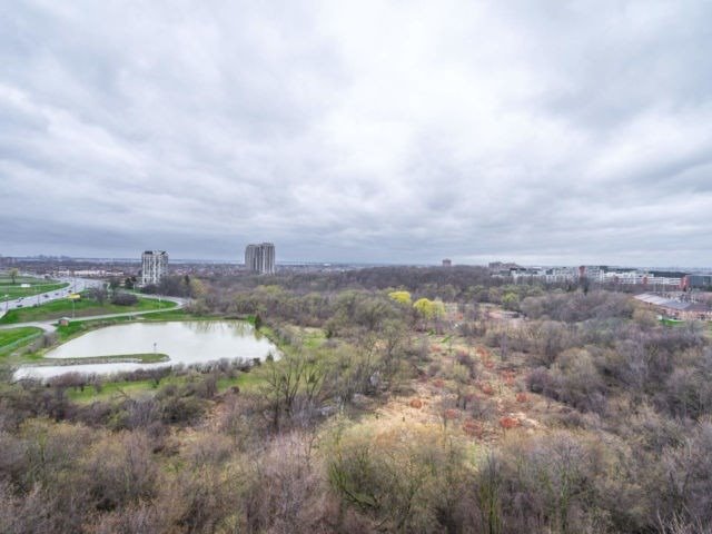 840 Queen's Plate Dr, #1003