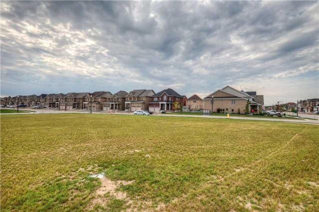 1089 Upper Thames Dr