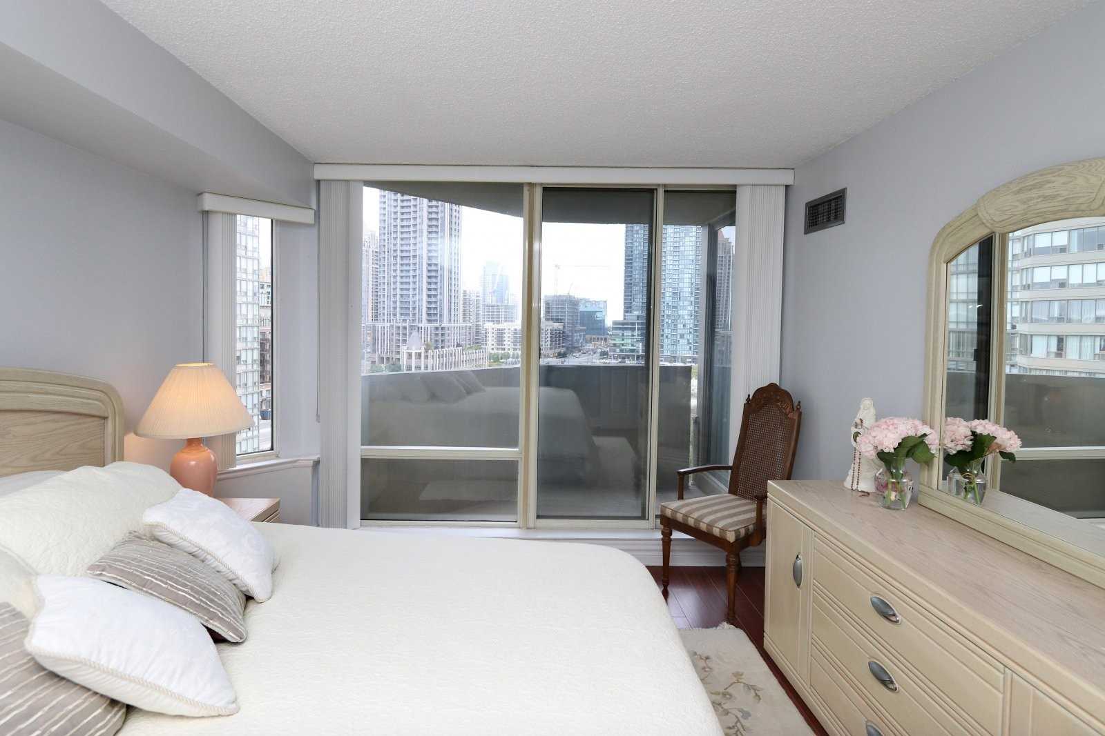 Listing W4595505 - Large Photo # 16