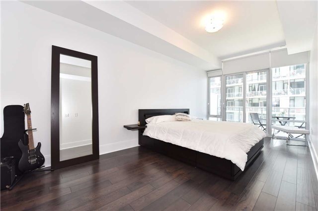 29 Queens Quay E #616