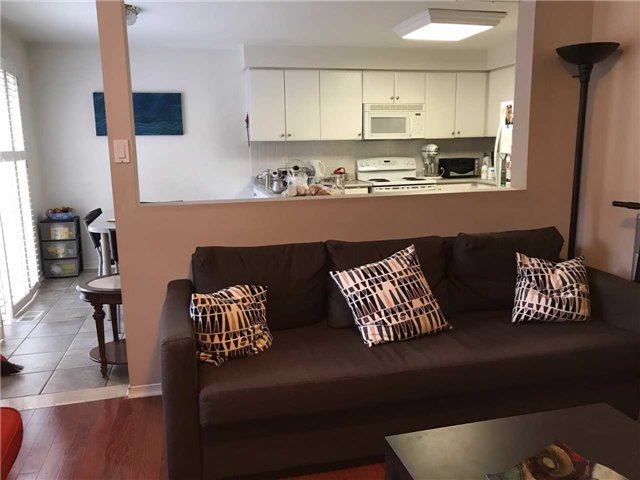 8 Millcroft Way