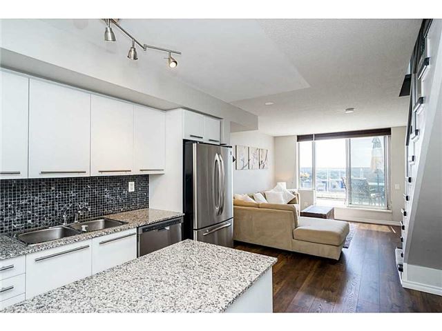 1040 The Queensway #917