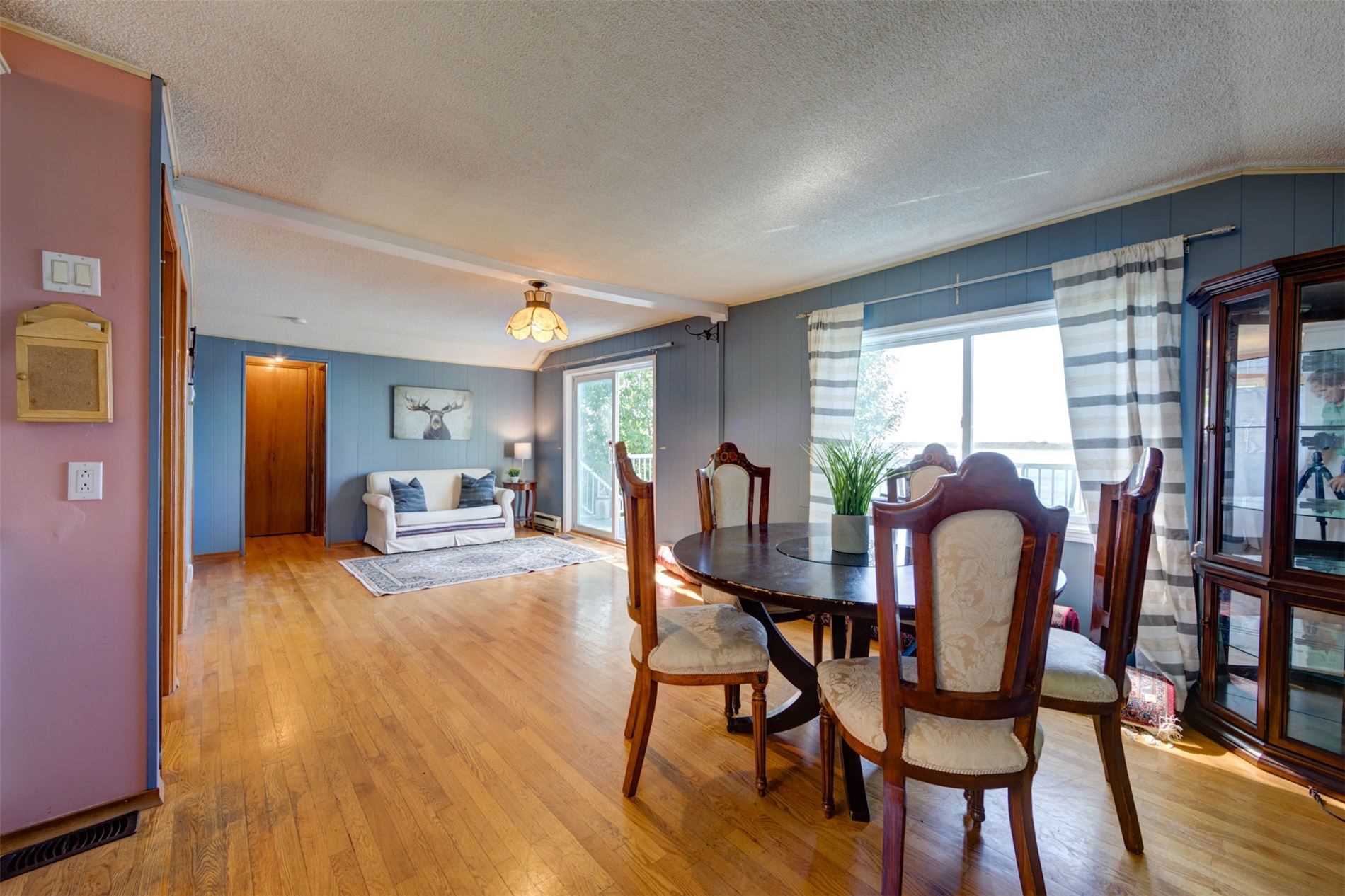 Listing X4569917 - Large Photo # 4