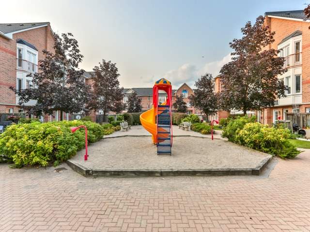 151 Townsgate Dr, #82