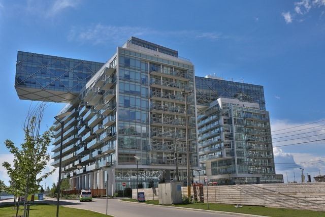 29 Queens Quay E #918