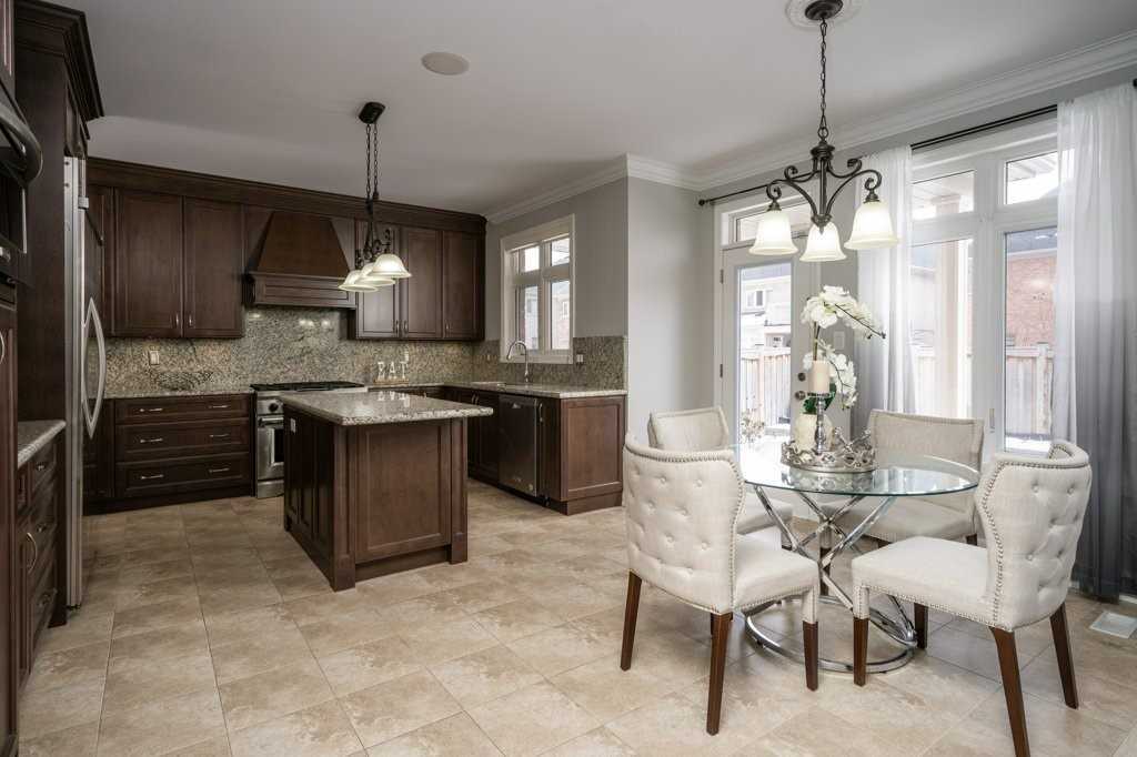 39 Lilly Valley Cres