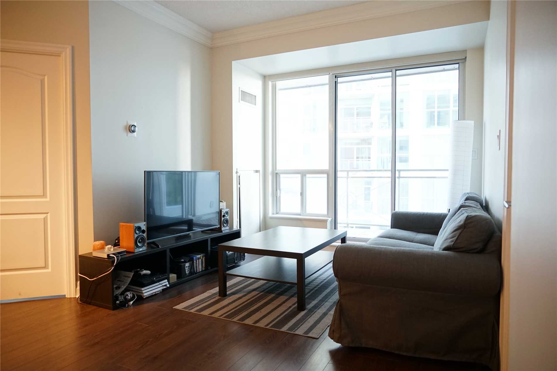 88 Palace Pier Crt, #906