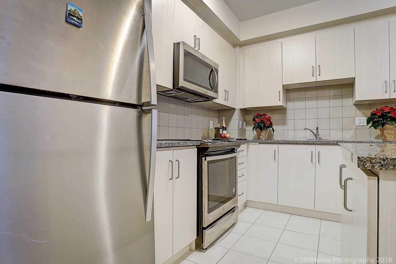 11 Applewood Lane, #112