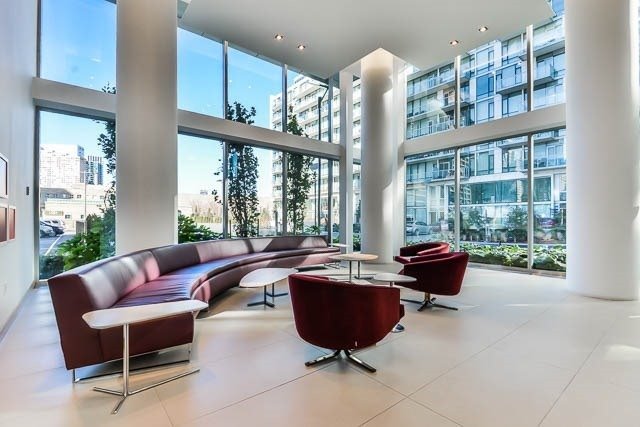 39 Queens Quay E #436