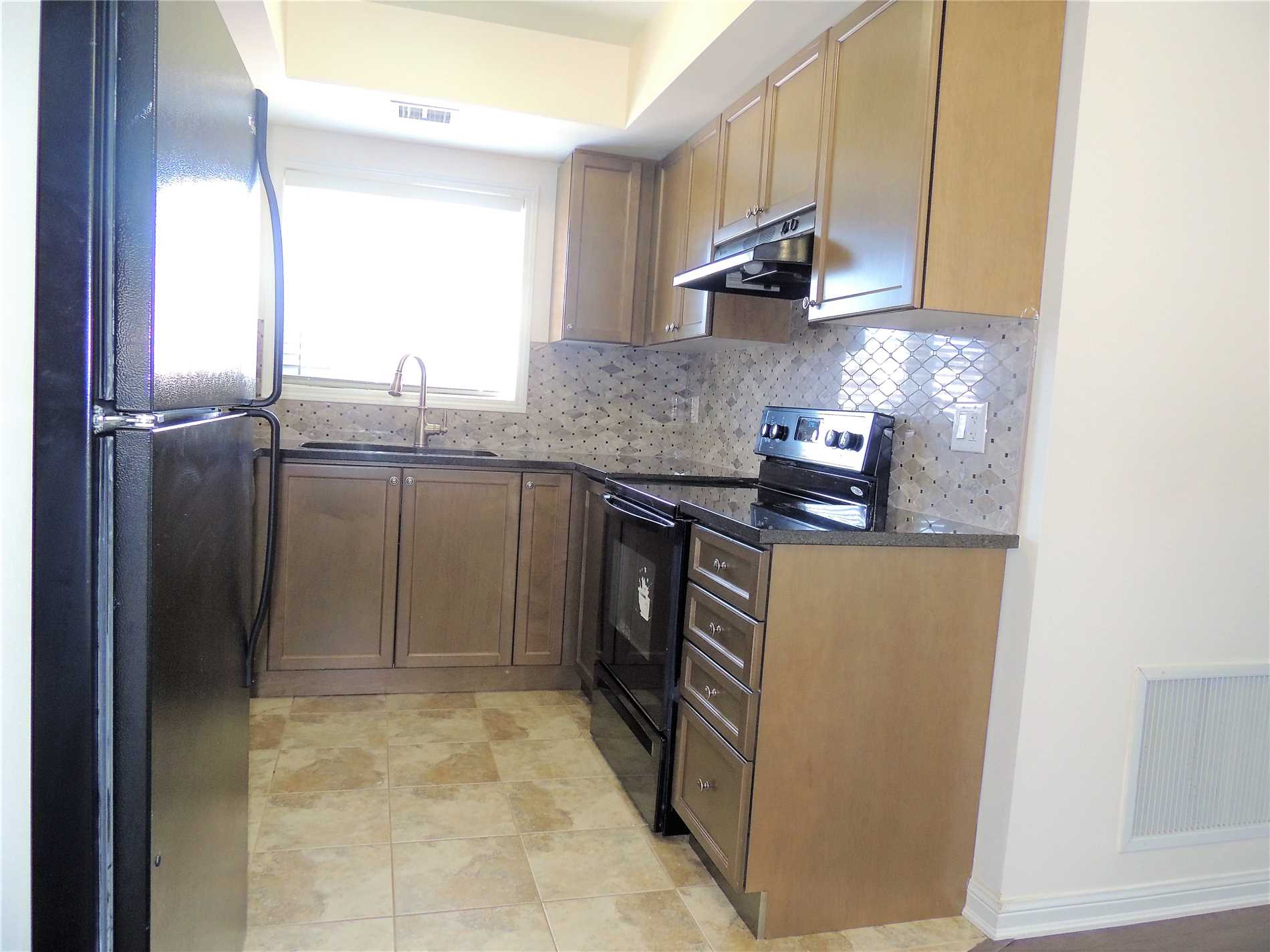 60 Baycliffe Cres, #303