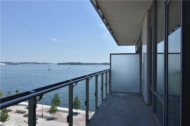 29 Queens Quay E #616