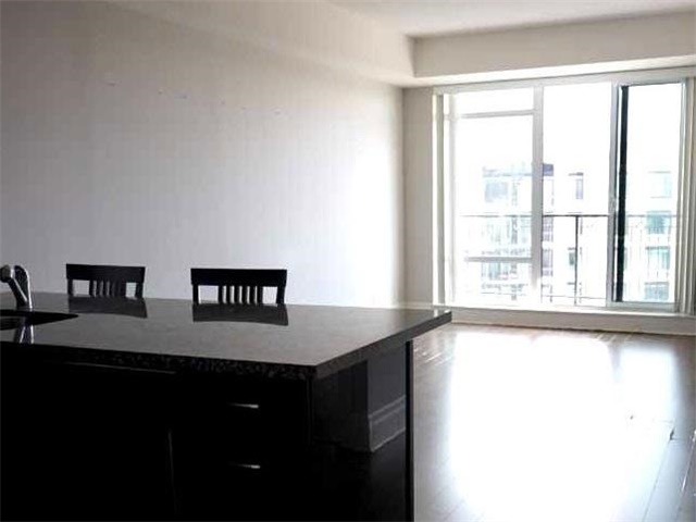 151 Upper Duke Cres, #1001