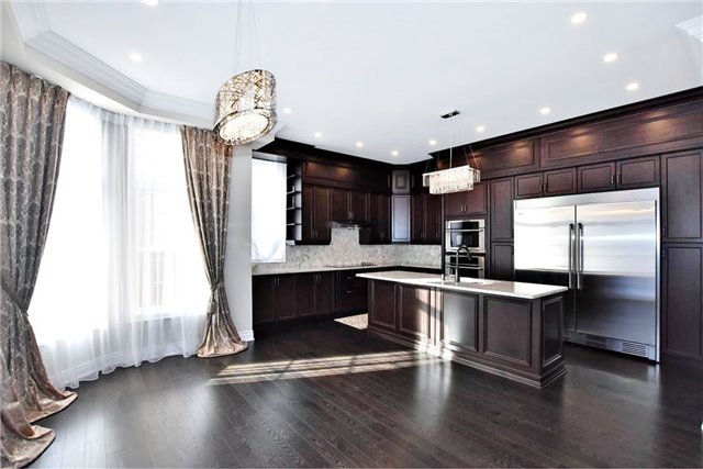 107 Queen Filomena Ave