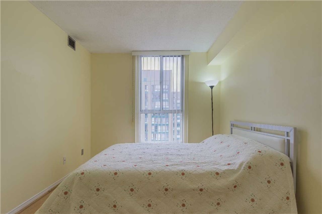 Listing W3998240 - Large Photo # 10