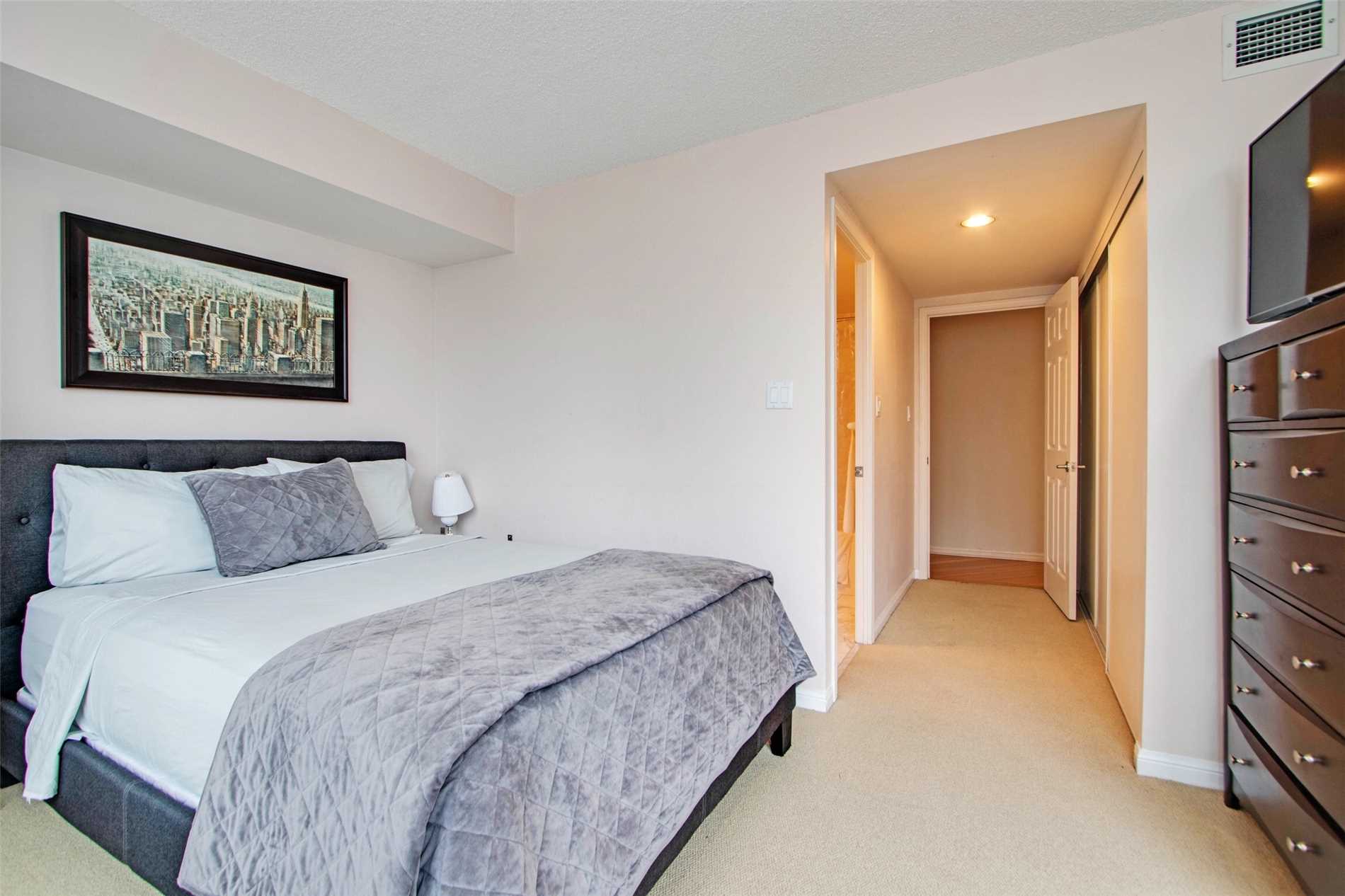 228 Queens Quay W #302