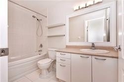 88 Palace Pier Crt, #906