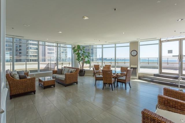 88 Palace Pier Crt, #906