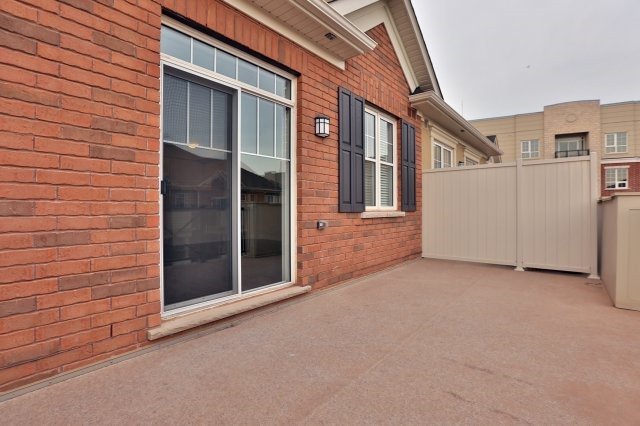 2339 Sawgrass Dr, #306