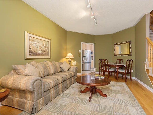 Listing W4156402 - Large Photo # 2