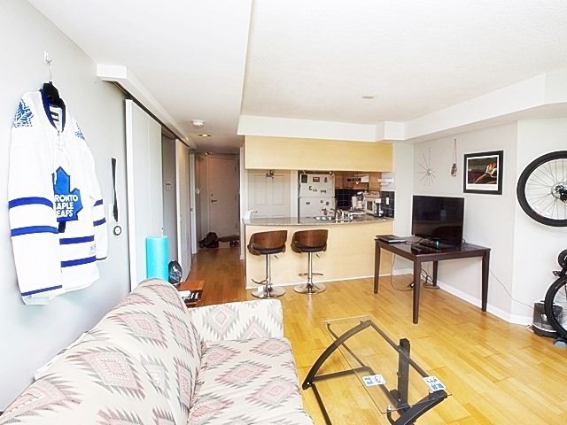 230 Queens Quay W #327