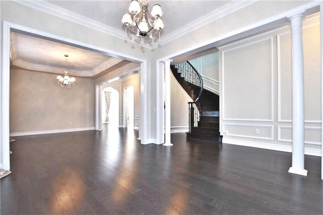 107 Queen Filomena Ave