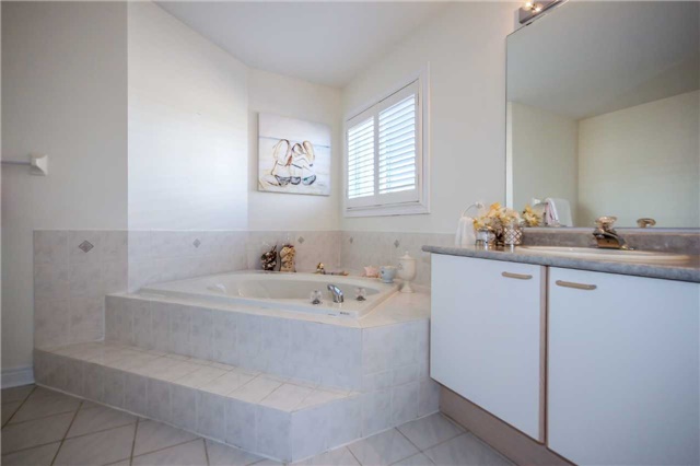 Listing W4033547 - Large Photo # 12