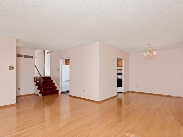 Listing W4029663 - Large Photo # 4