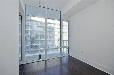 29 Queens Quay E #1010
